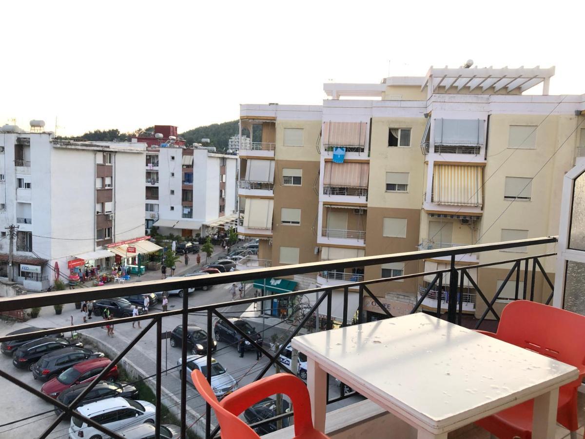 Center Hotel Pirro Himare Exterior photo