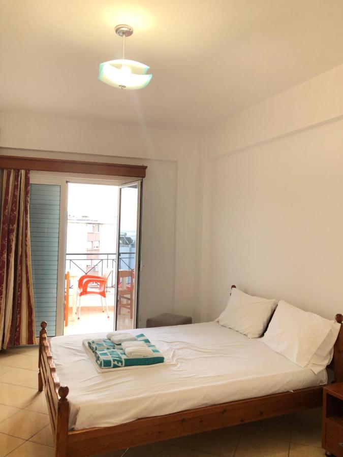 Center Hotel Pirro Himare Exterior photo