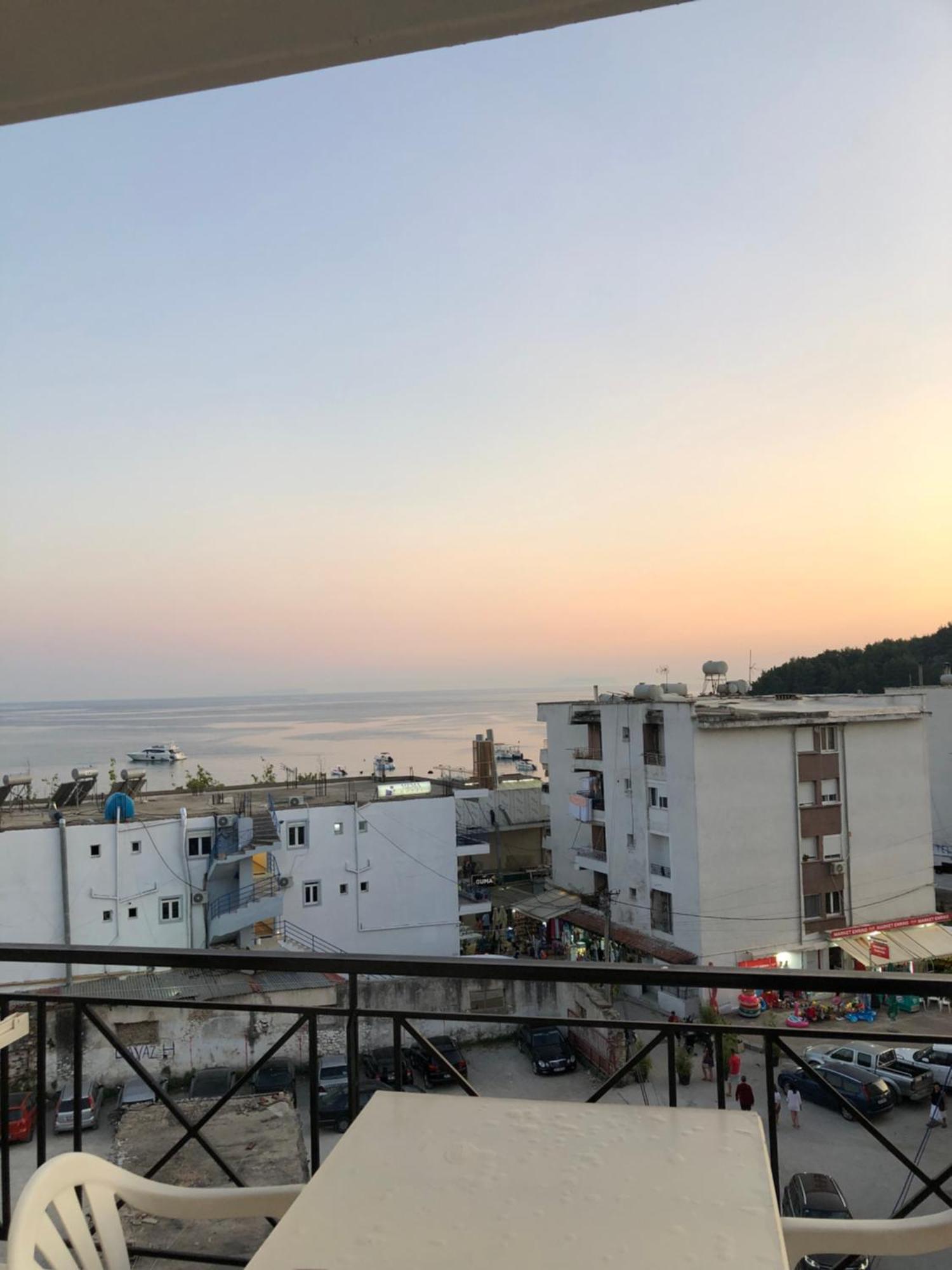 Center Hotel Pirro Himare Exterior photo